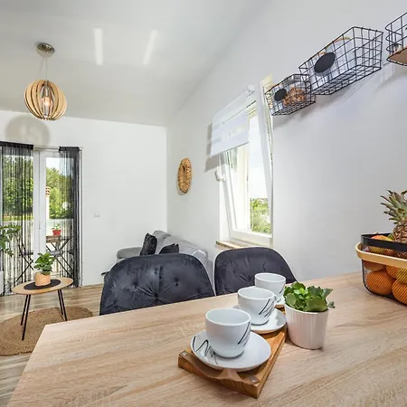 Apartment Studio Apartman Marly